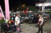 Patroli Dialogis dengan Juru Parkir, Samapta Polsek Mengwi Ingatkan Tingkatkan Pengawasan Cegah Curanmor