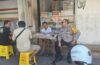 Sambang Ngopi Kamtibmas, Bhabinkamtibmas Sumerta Kauh Ingatkan Warga Waspada Curanmor dan Manfaatkan Layanan 110