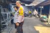 Sambangi Pelaku Usaha, Bhabinkamtibmas Sumerta Kaja Sampaikan Pesan Kamtibmas