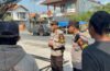 Sambangi Pekerja Proyek, Patroli Polsek Denpasar Barat Sampaikan Pesan Kamtibmas