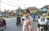 Kapolres Klungkung Turun Langsung Atur Lalu Lintas Pagi di Depan SMA Negeri 1 Klungkung