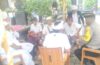 Rembug Warga Jelang Piodalan, Bhabinkamtibmas Sumerta Kaja Bersinergi dengan Panitia dan Pecalang Jaga Kelancaran