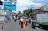 Cegah ntisipasi Kecelakaan Akibat Kondisi Jalan Rusak, Personel Sat Lantas Lakukan Ini !